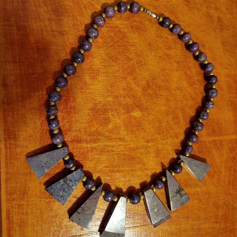 Purple stone necklace approx 8 inches